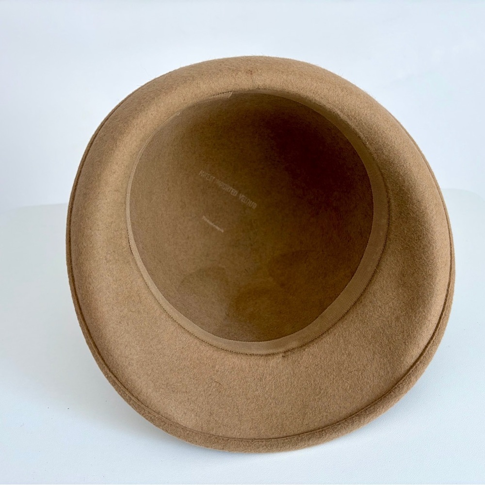 Vintage 1970s Felt Cloche Hat – Camel Tan Wool – Leather Strap Detail - Picture 5 of 5